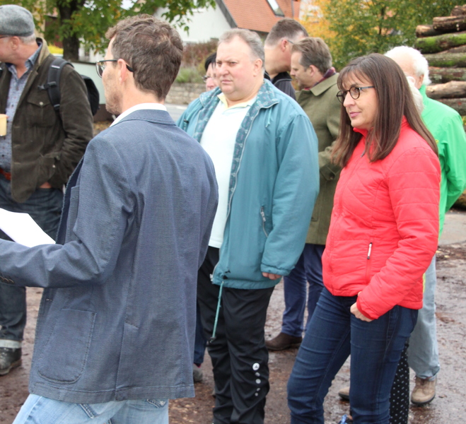 Unser Wald ver&auml;ndert sich - Eine Veranstaltung von Barbara Becker, MdL mit Waldgang und Betriebsbesichtigung in Geiselwind am 2.10.2019<br />