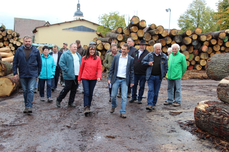 Unser Wald ver&auml;ndert sich - Eine Veranstaltung von Barbara Becker, MdL mit Waldgang und Betriebsbesichtigung in Geiselwind am 2.10.2019<br />