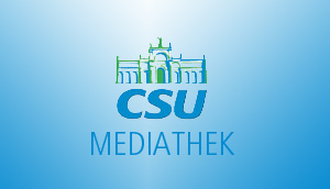 Die gro�e Steinmeyer-Orgel in der Kitzinger Stadtkirche ist ein herausragendes Kulturdenkmal: Sie ist die gr��te evangelische Orgel in ganz Unterfranken und wurde als �Universalorgel� konzipiert, erbaut in den Jahren 1952 und 1954.
�Die Orgel der Stadtkirche ist nicht nur ein Instrument, sie ist ein St�ck Identit�t f�r Kitzingen und die gesamte Region�, betont Becker. �Mit der Unterst�tzung aus den Fraktionsinitiativen sichern wir ein wichtiges Klangdenkmal.�
Nach 70 Jahren intensiver Nutzung ist nun eine umfassende Renovierung unumg�nglich. Aus den Fraktionsinitiativen stehen daf�r 55.000 Euro zur Verf�gung.

Die Fraktionsinitiativen werden ab dieser Woche im Haushaltsausschuss beraten und sollen im April vom Landtag beschlossen werden. 
